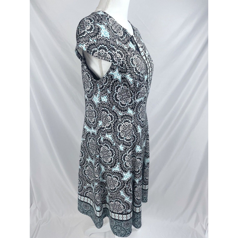 Chico’s Size 1 8/10 Black Blue Short Sleeve Dress Geometric Print - Picture 7 of 9